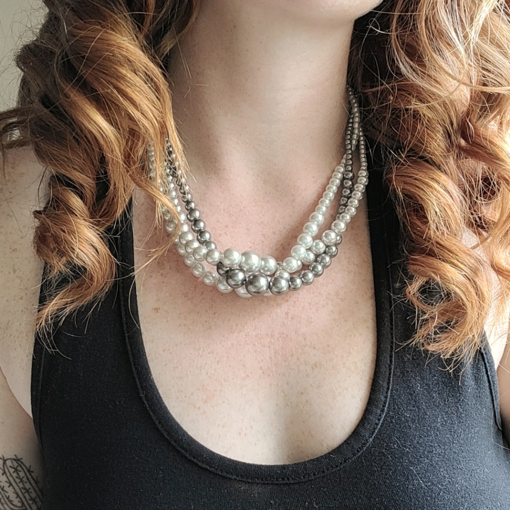Preppy Mobwife Coastal Beachy Bridal Twisted Faux Pearl Statement Necklace